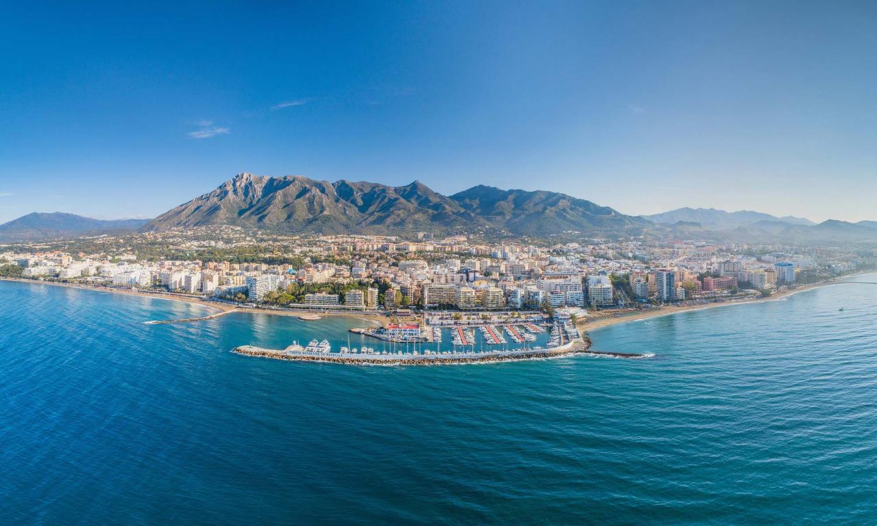 Marbella — vista vertical