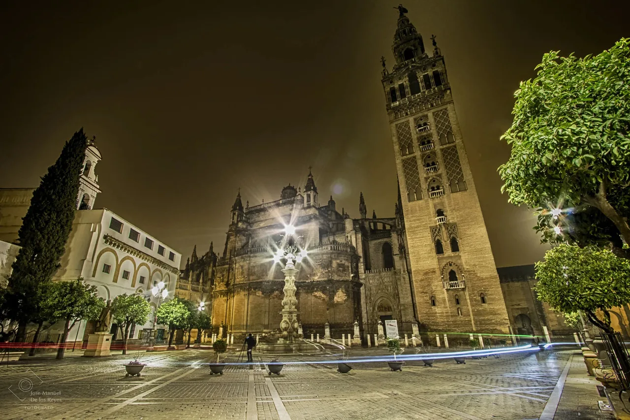 Calles nocturnas del barrio de Santa Cruz, Sevilla