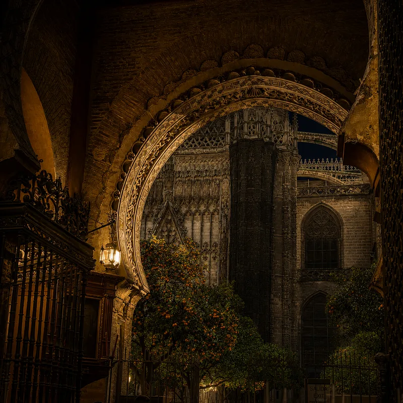 Puerta del Perdón de noche, Catedral de Sevilla