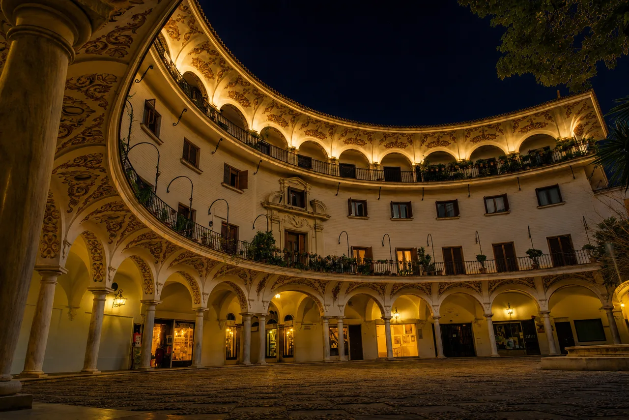 Plaza del Cabildo de noche, Sevilla