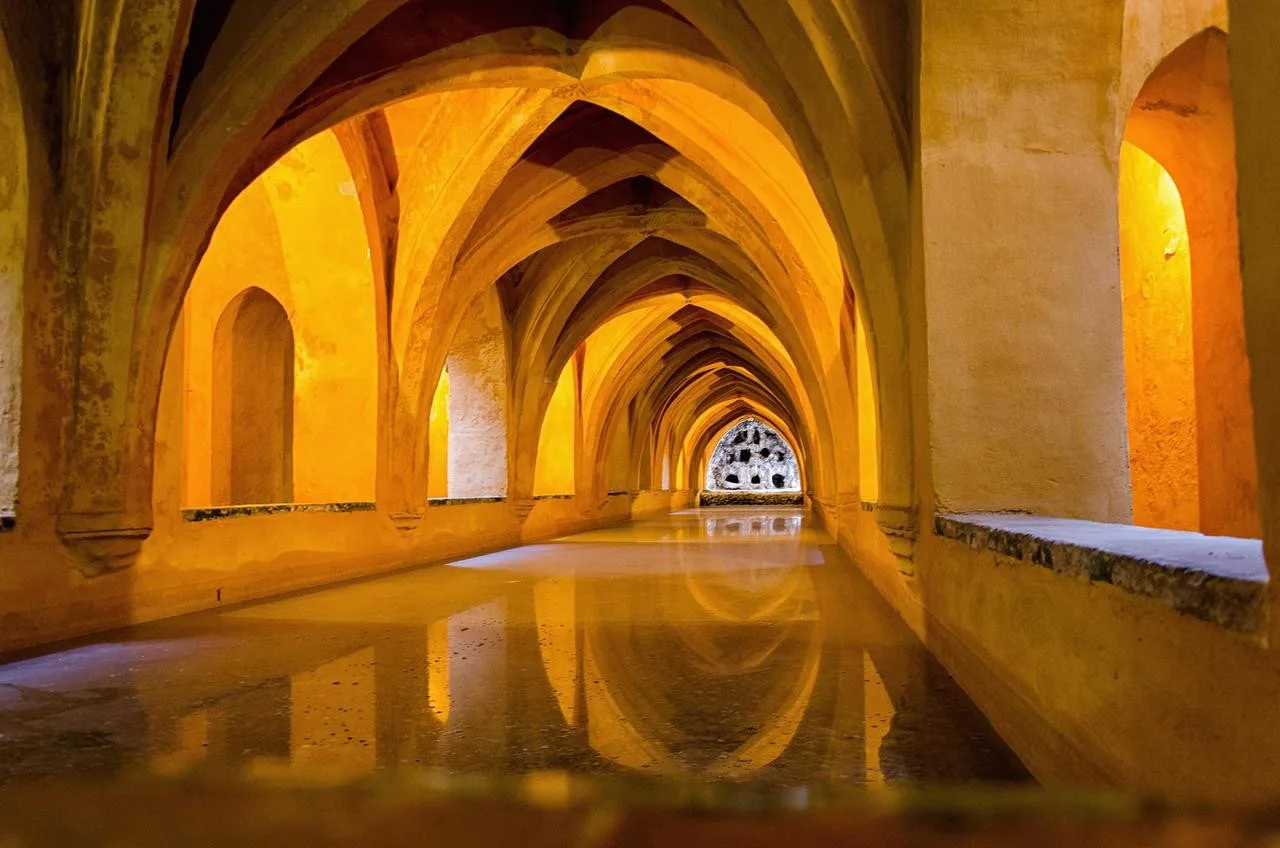 Baños de María de Padilla, Real Alcázar